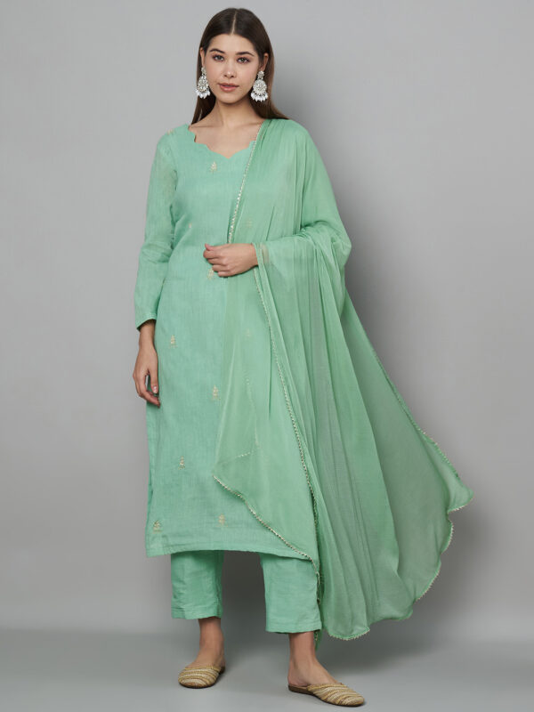 Embroidered Kurta Set - Image 3