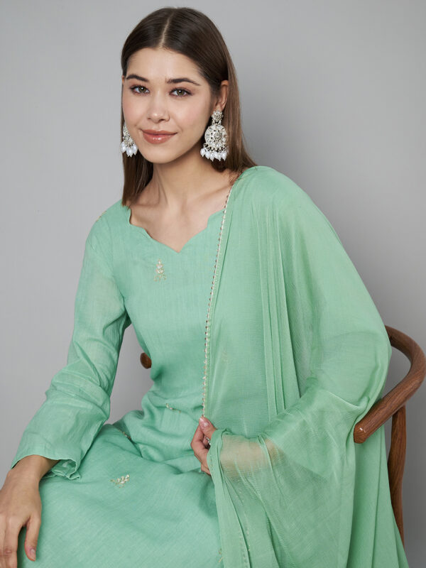 Embroidered Kurta Set - Image 4