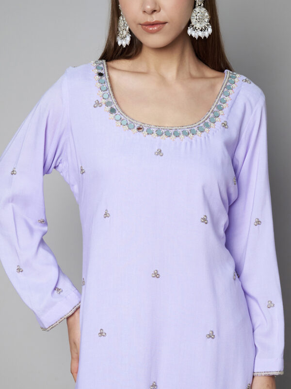 Embroidered Kurta Set - Image 3