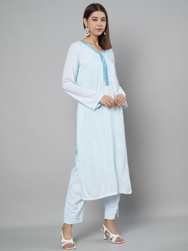 Embriodered Kurta Set - Image 7