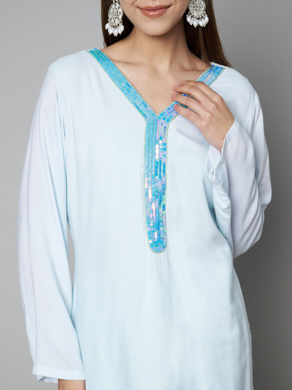 Embriodered Kurta Set - Image 4