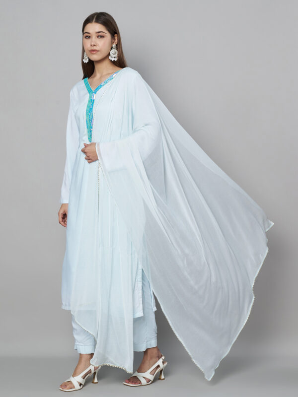 Embriodered Kurta Set - Image 2