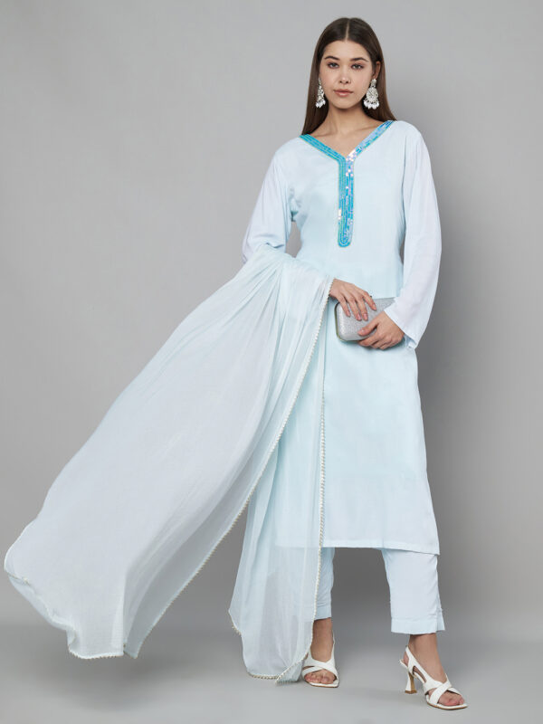 Embriodered Kurta Set - Image 3