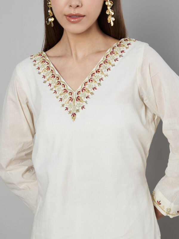 Embroidered Kurta Set - Image 7